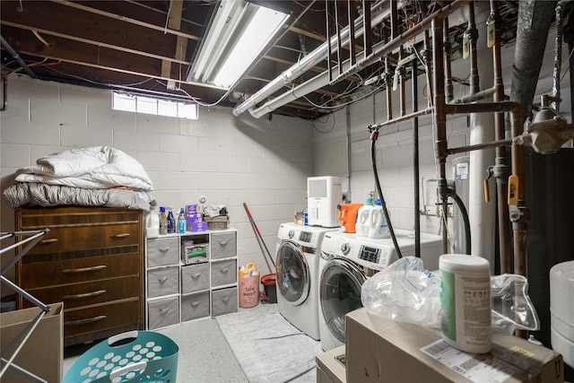 729 SE 3rd St, Ankeny, IA 50021 - washroom with washer and dryer