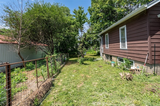 121 Cherry Ave, Ames, IA 50010 - view of yard