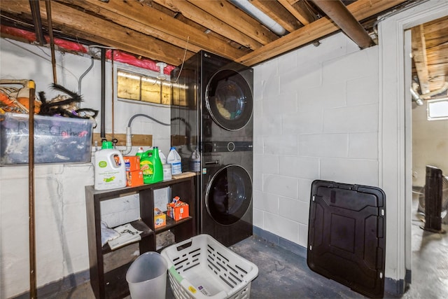 705 Prairie St, Adel, IA 50003 - laundry room featuring stacked washer / dryer