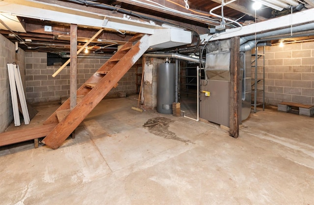931 Pleasant View Dr, Des Moines, IA 50315 - unfinished below grade area featuring water heater and heating unit