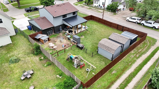 205 E Livingston Ave, Des Moines, IA 50315 - aerial perspective of suburban area