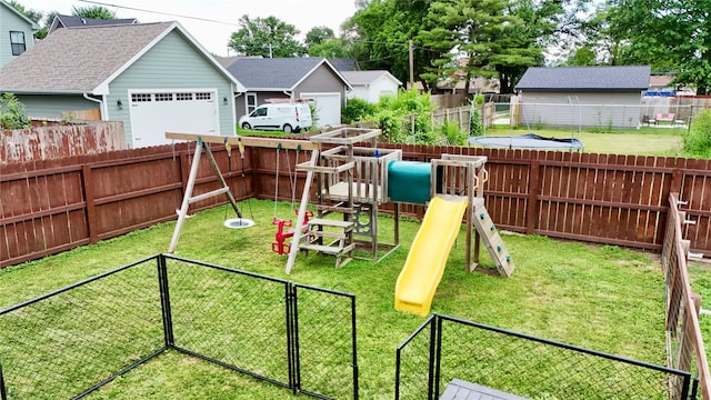 205 E Livingston Ave, Des Moines, IA 50315 - view of play area with a fenced backyard