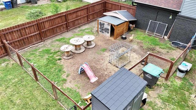 205 E Livingston Ave, Des Moines, IA 50315 - view of yard with an outdoor structure and exterior structure