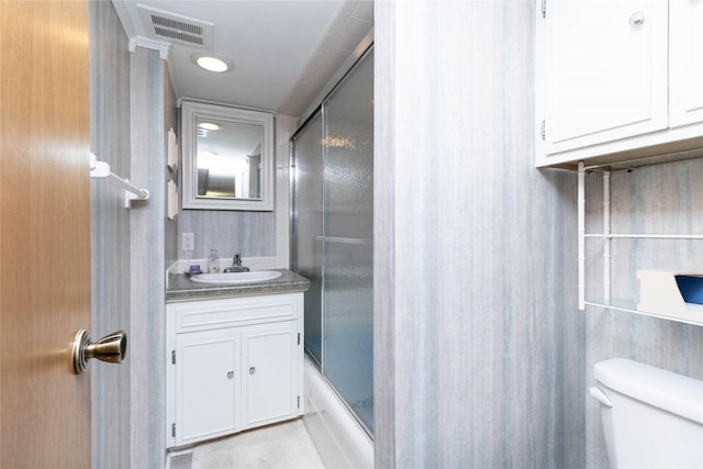 1809 79th St, Windsor Heights, IA 50324 - full bath featuring vanity and enclosed tub / shower combo