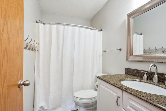 4380 Ashley Park Dr, West Des Moines, IA 50265 - full bath featuring vanity and curtained shower