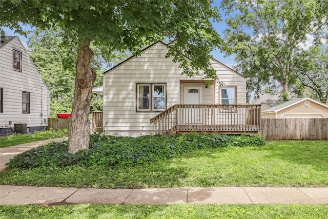 305 Hillside Ave, West Des Moines, IA 50265 - view of bungalow-style house