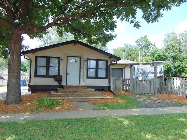 2340 Des Moines St, Des Moines, IA 50317 - view of bungalow-style home