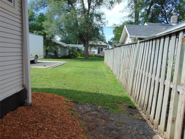 2340 Des Moines St, Des Moines, IA 50317 - view of yard
