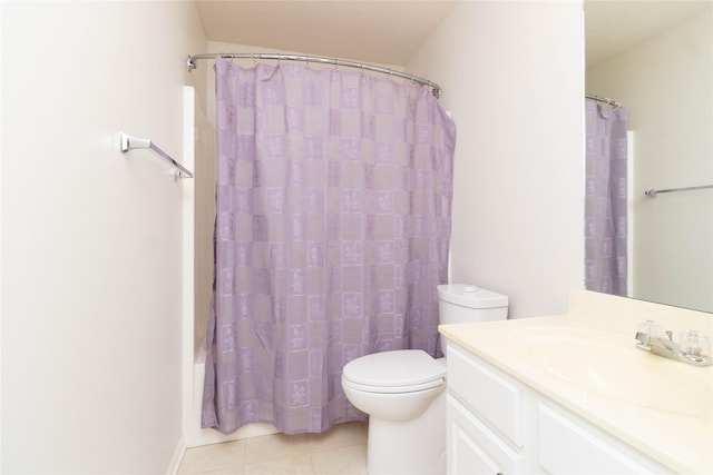 7316 SE 23rd St Unit 5, Des Moines, IA 50320 - full bath with vanity, tile patterned floors, and shower / bathtub combination with curtain