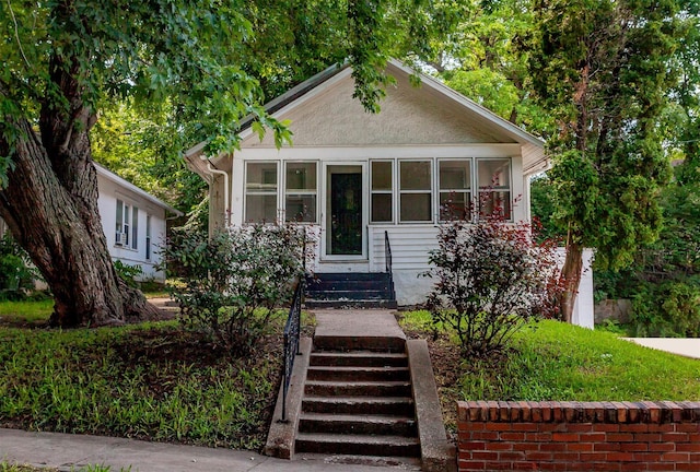 802 Fulton Dr, Des Moines, IA 50315 - bungalow-style home with stairway