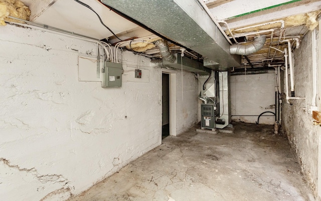 802 Fulton Dr, Des Moines, IA 50315 - unfinished basement with electric panel and heating unit