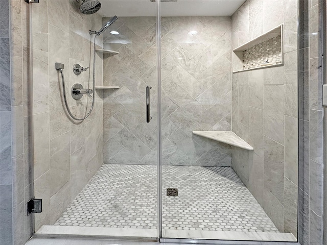 2814 Chicago Ave, Des Moines, IA 50317 - bathroom with a shower stall