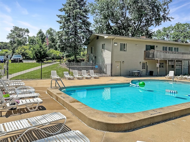 9513 University Ave Unit 12, Clive, IA 50325 - community pool with a patio