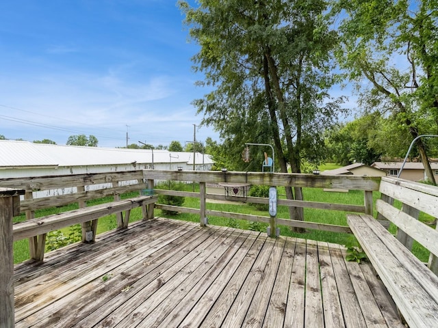 1122 E Ave E, Albia, IA 52531 - view of deck