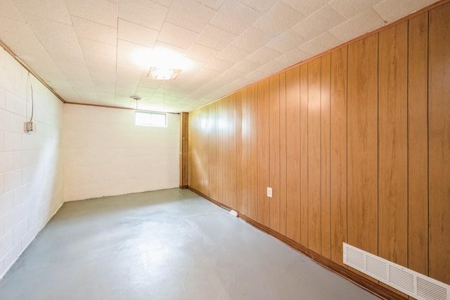 4326 E Washburn Rd, Waterloo, IA 50702 - below grade area with concrete block wall and wood walls