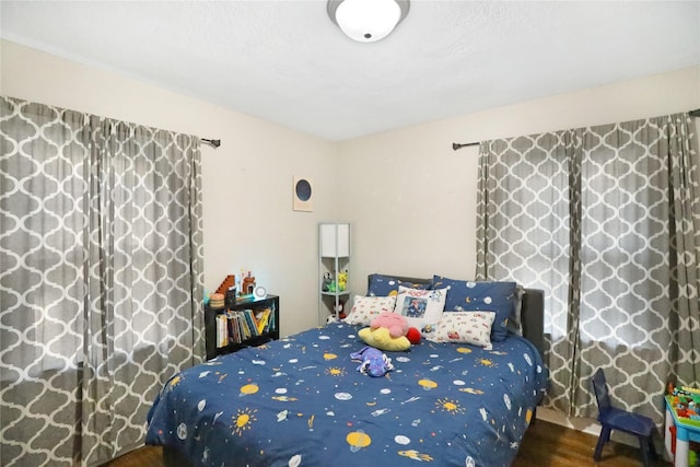 618 Arthur Ave, Des Moines, IA 50313 - bedroom featuring wood finished floors