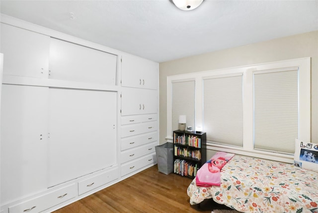 618 Arthur Ave, Des Moines, IA 50313 - bedroom with wood finished floors