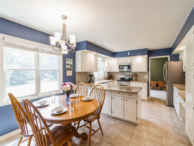2751 Cleveland Dr, Ames, IA 50010