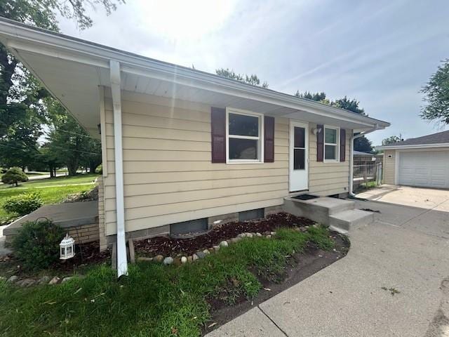 3412 Crestmoor Pl, Des Moines, IA 50310 - view of front of home