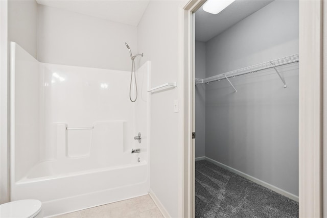 1313 SE University Ave Unit 206, Waukee, IA 50263 - full bath featuring washtub / shower combination and a walk in closet