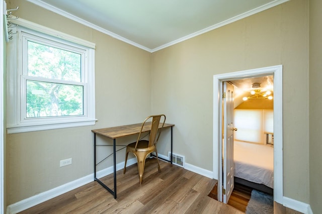 512 11th St, West Des Moines, IA 50265 - office space with wood finished floors and crown molding