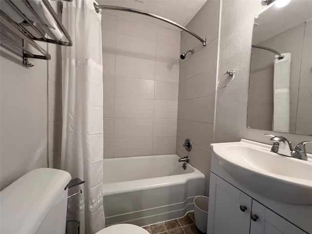 314 E 14th St N, Newton, IA 50208 - full bathroom featuring shower / bath combo and vanity