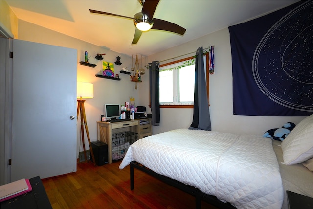 3600 Brinkwood Rd, Des Moines, IA 50310 - bedroom featuring wood finished floors and a ceiling fan