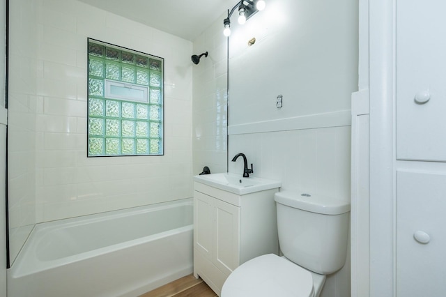 1205 Elder Ln, Des Moines, IA 50315 - bathroom with shower / washtub combination and vanity