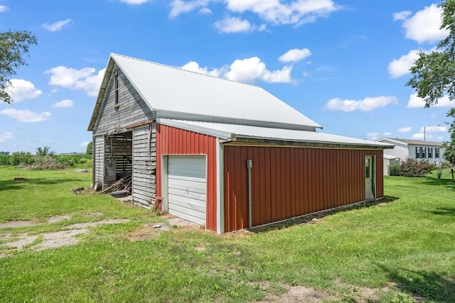 1020 SW 3rd St, Nevada, IA 50201 - view of detached garage
