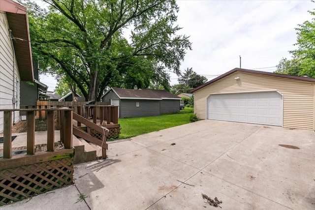 616 4th St, West Des Moines, IA 50265 - view of detached garage