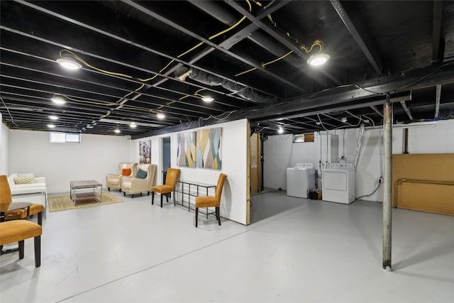 3025 Dean Ave, Des Moines, IA 50317 - below grade area featuring independent washer and dryer