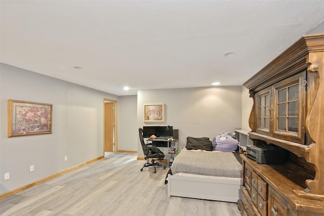 221 E Payton Ave, Des Moines, IA 50315 - home office featuring light wood-style floors and recessed lighting