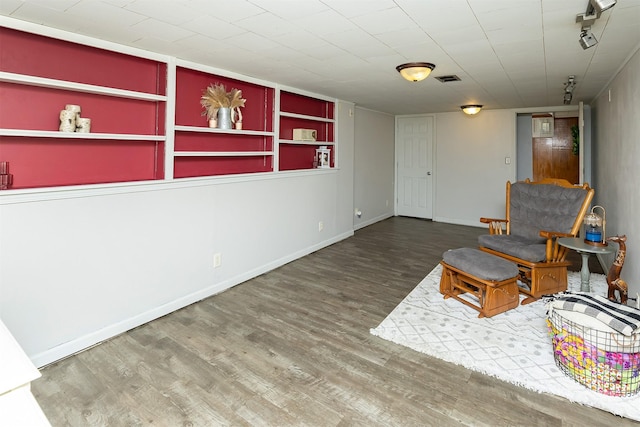 2525 27th Pl, Des Moines, IA 50310 - living area with wood finished floors and built in features