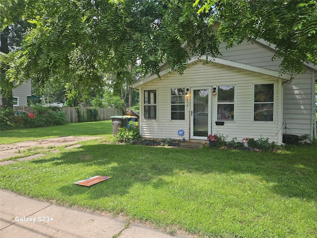 1434 E 18th St, Des Moines, IA 50316 - view of bungalow-style home