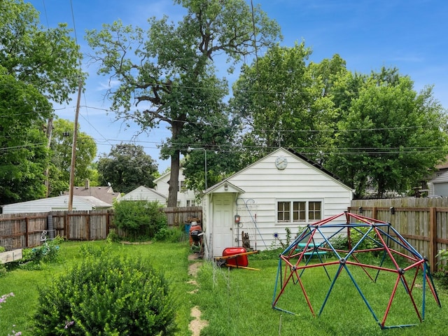 3917 11th St, Des Moines, IA 50313 - view of fenced backyard
