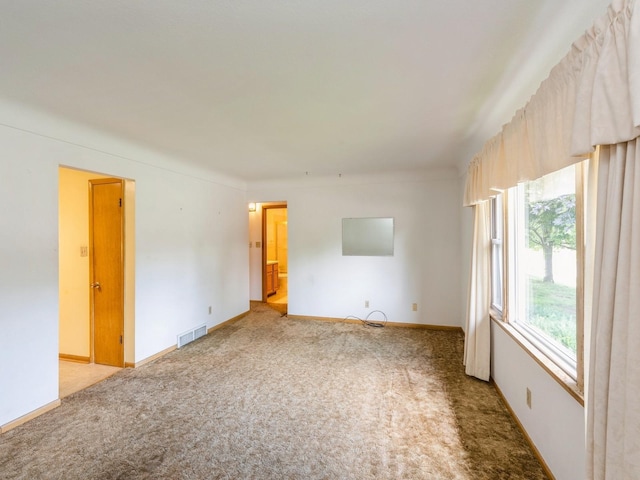 4041 Columbia St, Des Moines, IA 50313 - view of carpeted spare room