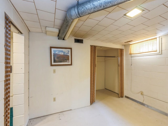 4041 Columbia St, Des Moines, IA 50313 - view of below grade area