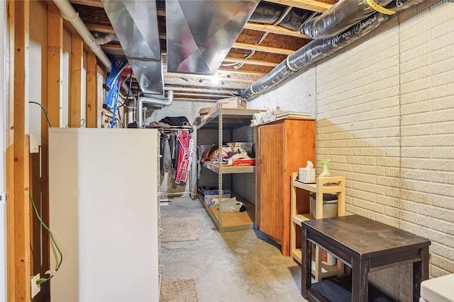 929 Sampson Dr, Nevada, IA 50201 - view of unfinished basement