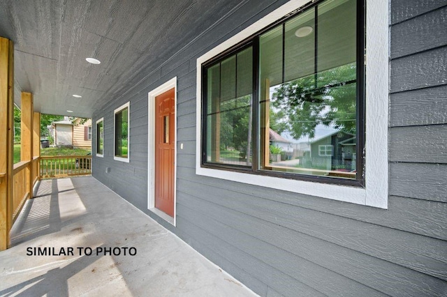 2517 Shaw St, Des Moines, IA 50317 - view of exterior entry with covered porch