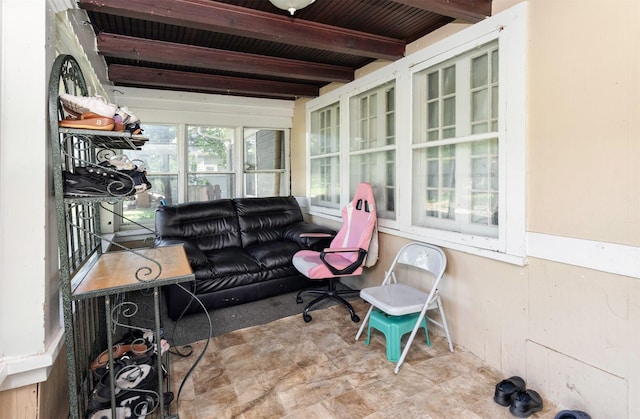1118 Euclid Ave, Des Moines, IA 50313 - sunroom / solarium with beam ceiling