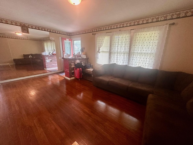 3923 15th St, Des Moines, IA 50313 - living area featuring wood finished floors