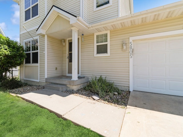 5805 Sterling Trce, Des Moines, IA 50320 - entrance to property with concrete driveway