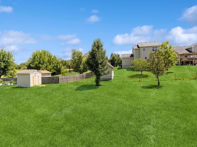 5805 Sterling Trce, Des Moines, IA 50320 - view of yard with a shed
