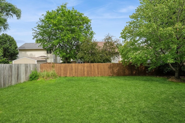 681 63rd St, West Des Moines, IA 50266 - view of yard