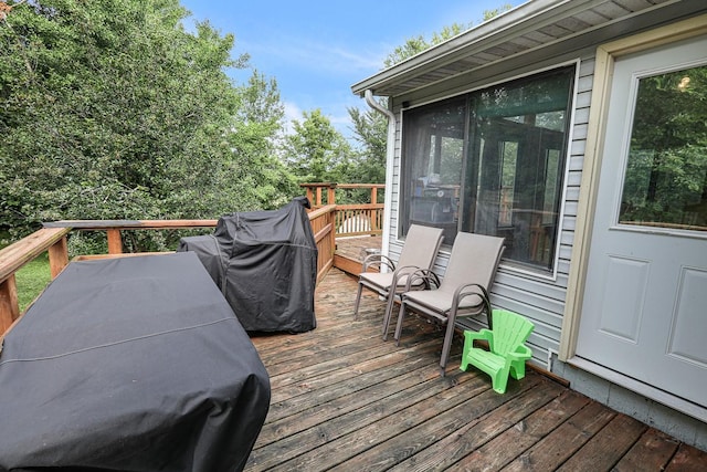 1018 S 5th St, Knoxville, IA 50138 - deck with grilling area