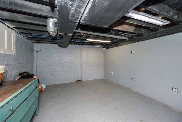 524 1st St, West Des Moines, IA 50265 - view of unfinished below grade area