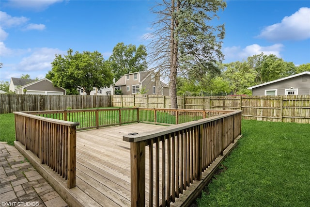 4512 Hickman Rd, Des Moines, IA 50310 - wooden terrace featuring a fenced backyard