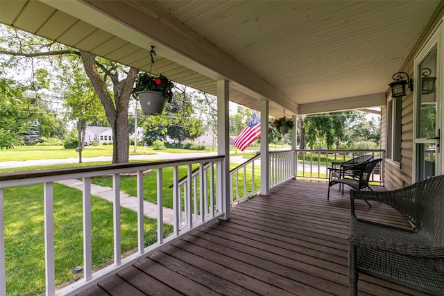 2610 Westover Blvd, Des Moines, IA 50322 - porch with a yard
