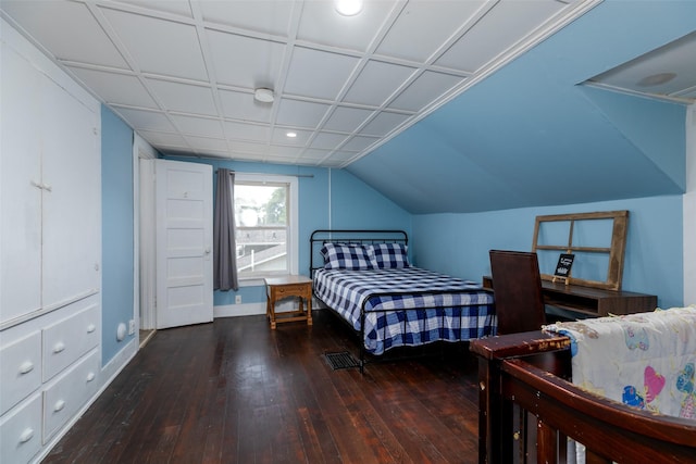 2610 Westover Blvd, Des Moines, IA 50322 - bedroom featuring wood-type flooring, lofted ceiling, and recessed lighting