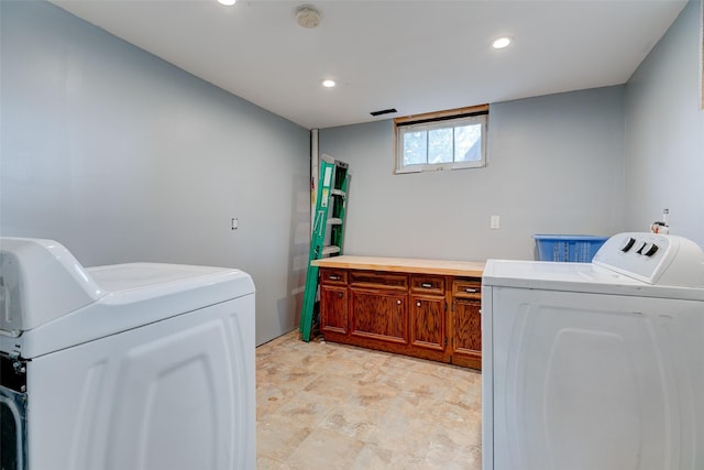 2610 Westover Blvd, Des Moines, IA 50322 - washroom with washer and dryer and recessed lighting